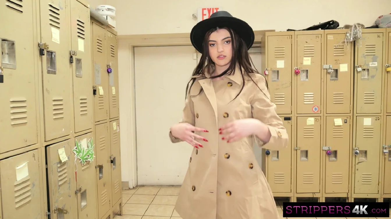 Strippers4K Julia James Seductive Stripper XXX